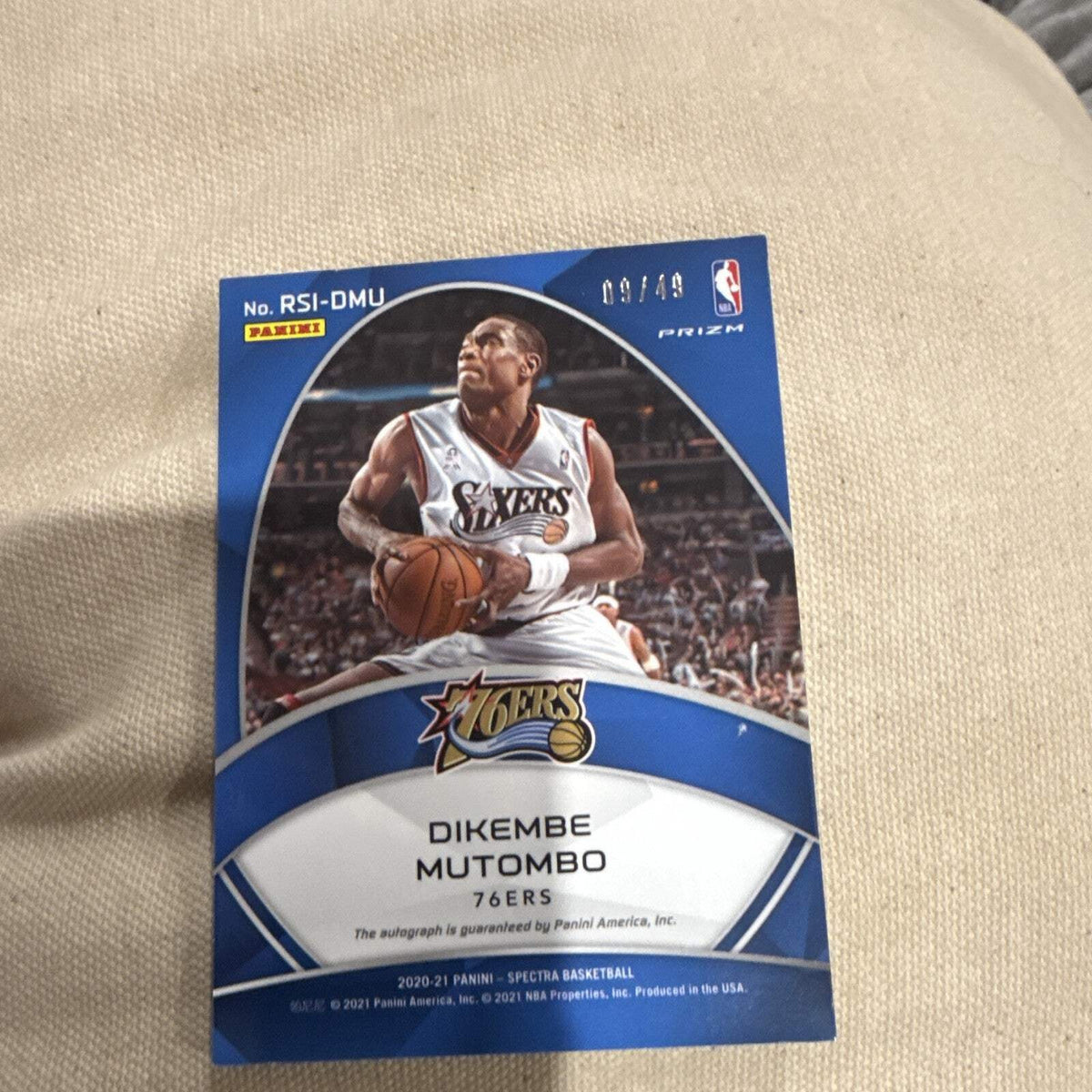Panini Spectra 2020 21 Dikembe Mutombo Radiant Prizm Auto 09/49 RSI DMU2