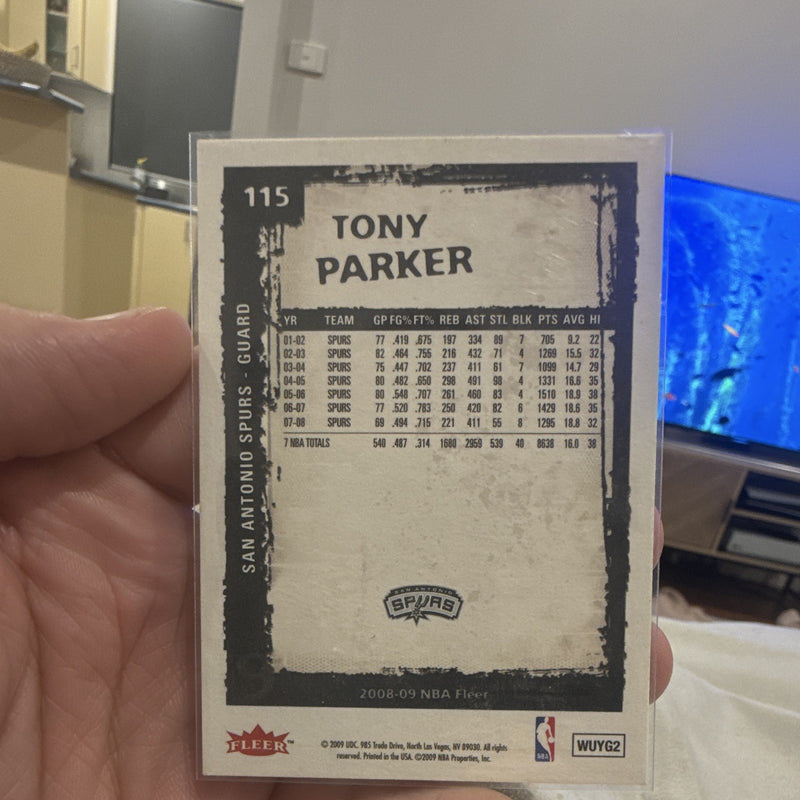 Fleer 2008 09 NBA Fleer Tony Parker Base #115 San Antonio Spurs Card1