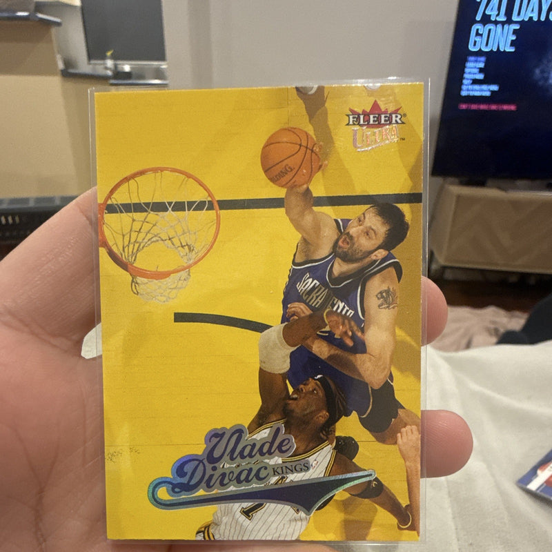 Fleer Ultra 2004 05 Vlade Divac Base Set #14 Sacramento Kings NBA Card0