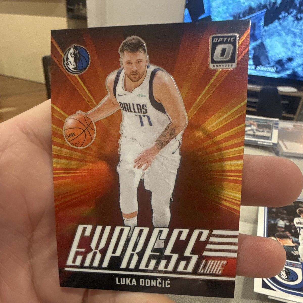 Panini Donruss Optic Express Lane No. 6 Luka Dončić Dallas Mavericks0