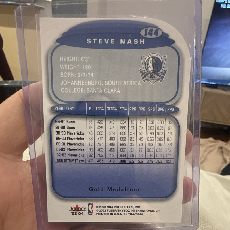 Fleer Ultra 2003 04 Gold Medallion Steve Nash #144 Dallas Mavericks1
