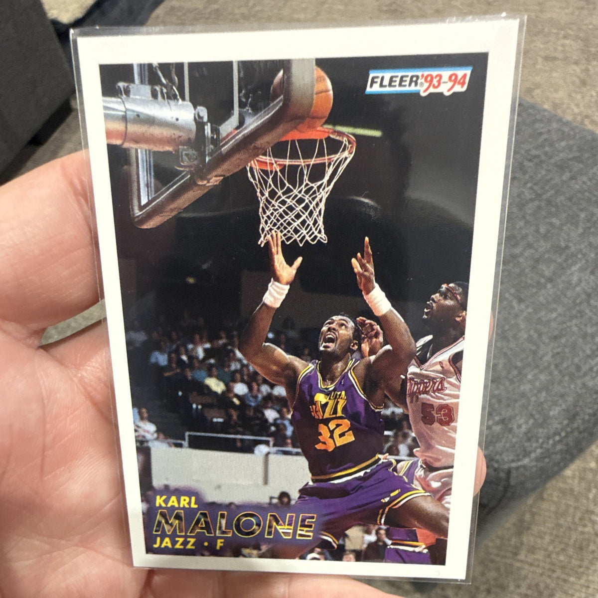 Fleer Karl Malone Base Set 1993 94 Fleer Utah Jazz #211 NBA Basketball Card0