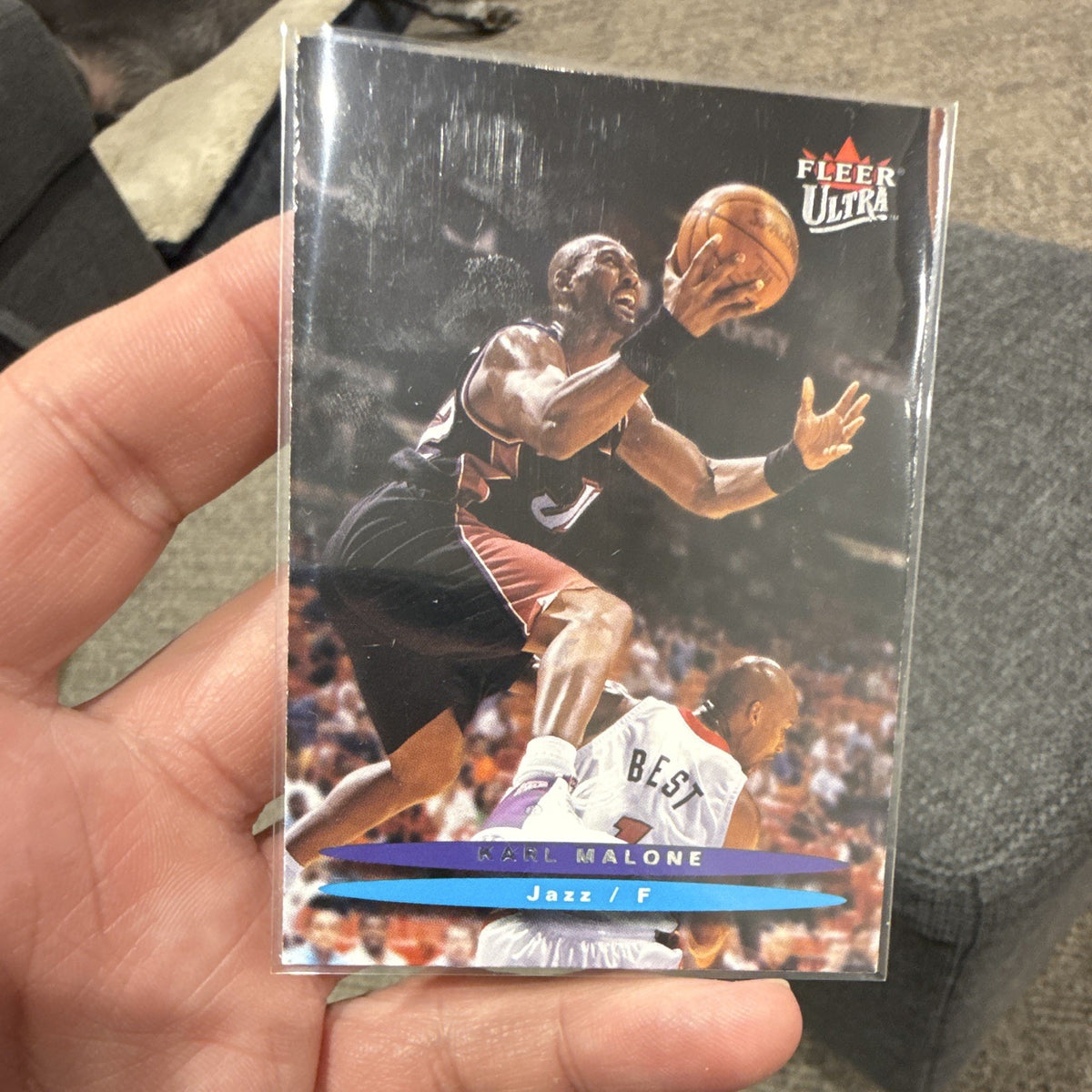 Fleer Ultra Karl Malone Base Set Utah Jazz 2003 04 #67 NBA Card0