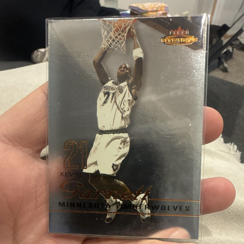 Fleer 2003 04 Mystique Kevin Garnett Base Set #10 Minnesota Timberwolves0
