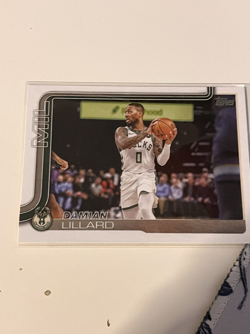 Topps Flagship 2024-25 Base Set Damian Lillard Milwaukee Bucks #551