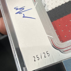 Nikola Vučević Patch Auto 2022 23 Panini Flawless HPA NKV 25/252