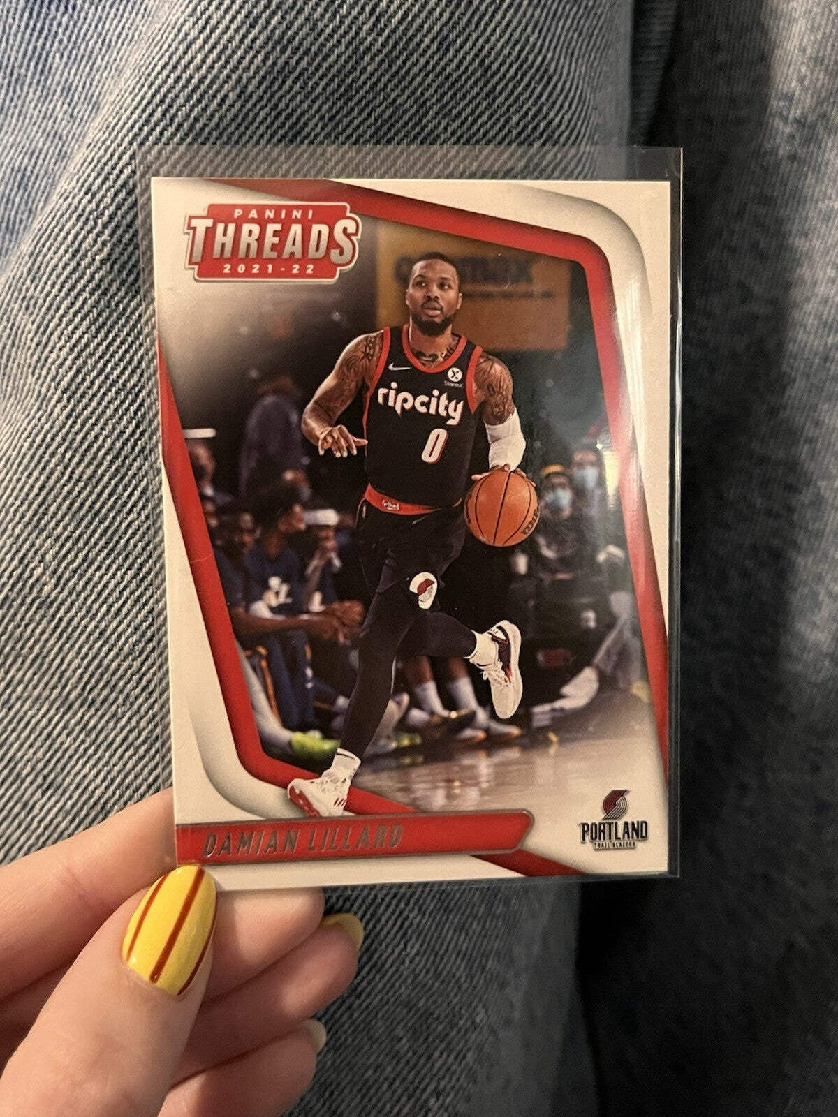 Damian Lillard Base Set Panini Chronicles Threads 2021 22 #77 Trail Blazers0