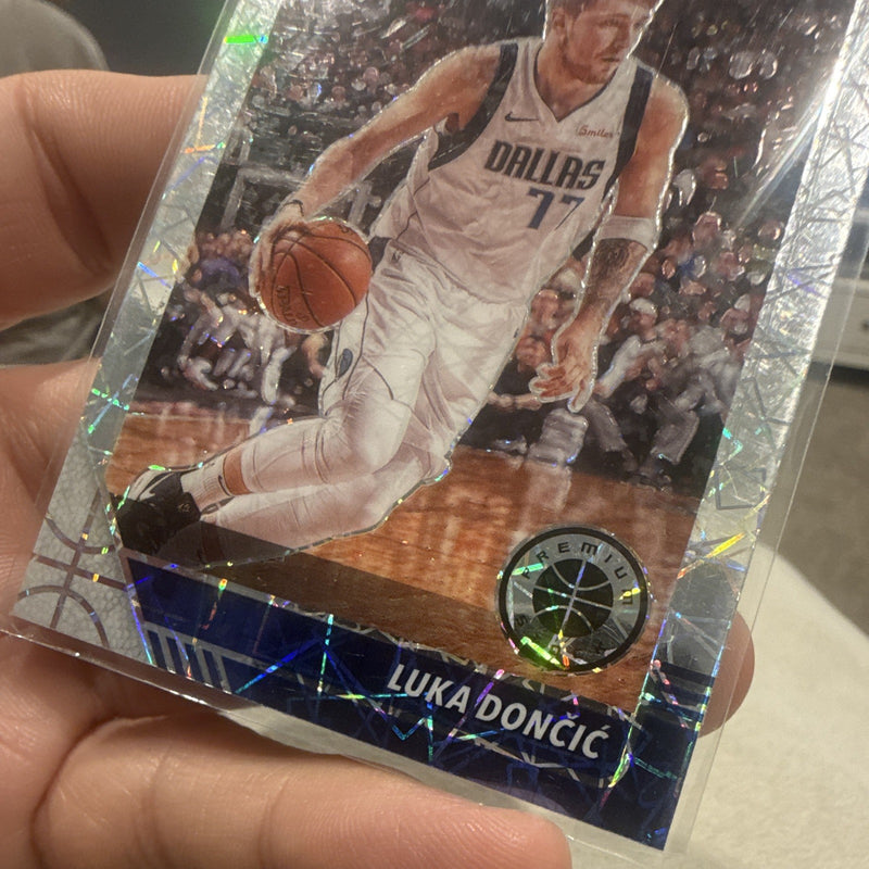 Panini Hoops Premium Stock 2019 20 Luka Dončić Mavericks Prizm No. 393
