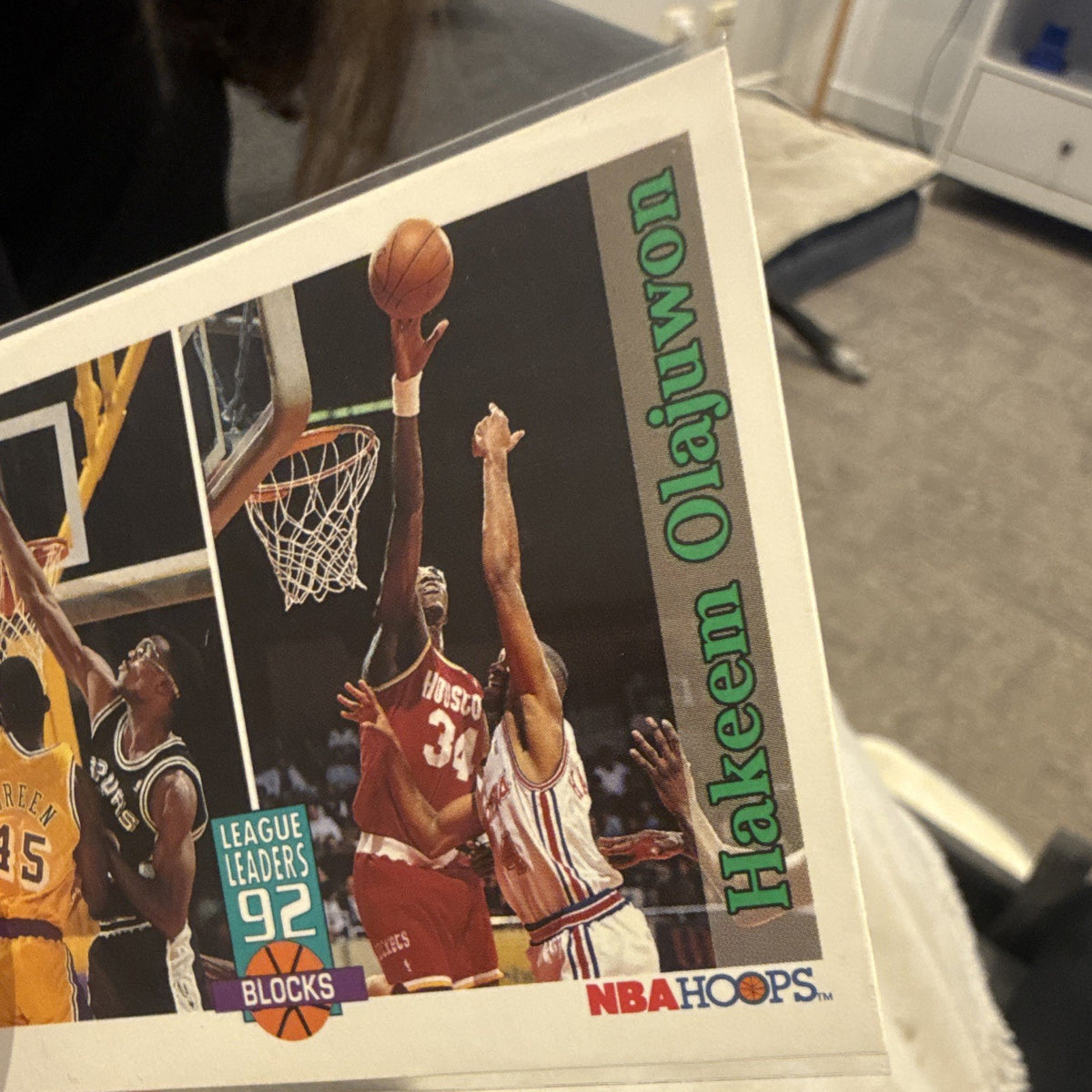 SkyBox NBA Hoops 1992 League Leaders 92 Blocks #323 Robinson Olajuwon2