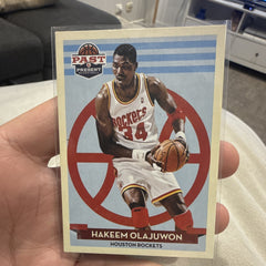 Panini 2012 13 Past & Present Base Hakeem Olajuwon Rockets #1200