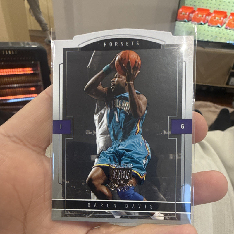 Fleer/SkyBox Limited Edition 2003 04 Baron Davis New Orleans Hornets #450