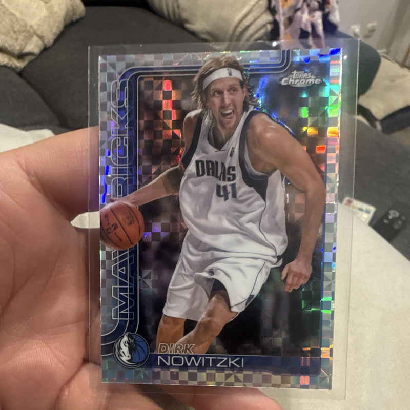 Topps Chrome Dirk Nowitzki #246 Dallas Mavericks 2025 X Fractor0