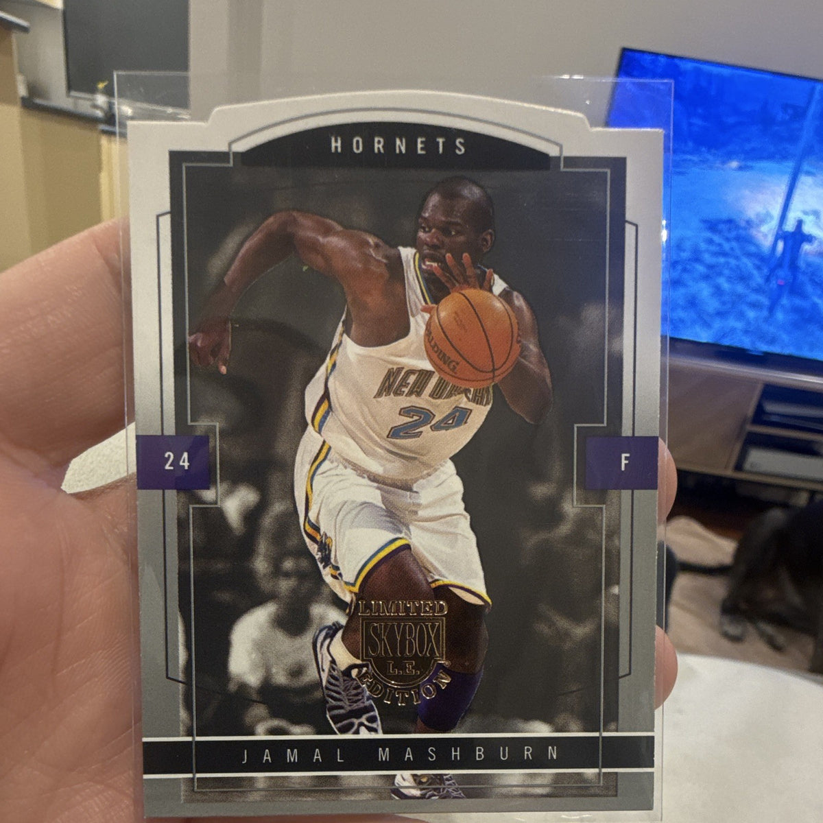 Fleer/SkyBox 2003 04 SkyBox LE Limited Edition Jamal Mashburn #94 Hornets0