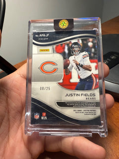 2021 Panini Spectra Justin Fields Rookie Auto2