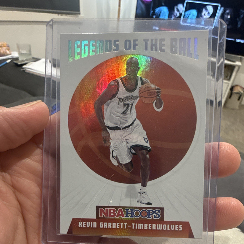 Panini Hoops 2019 20 Legends of the Ball Hologram Kevin Garnett #90