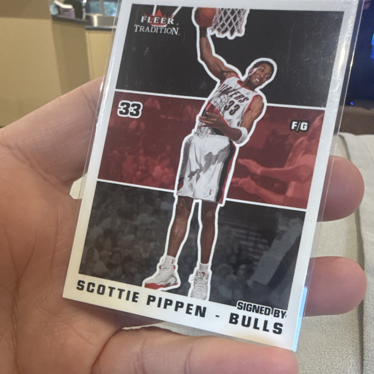 2003 04 Fleer Tradition Base Set Scottie Pippen Chicago Bulls #15 Card3