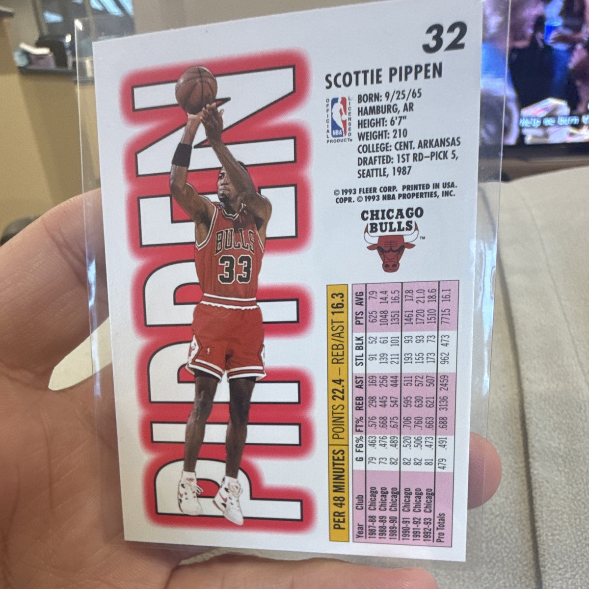 Fleer 1993 94 Fleer Scottie Pippen Base Set Chicago Bulls #32 NBA Card1