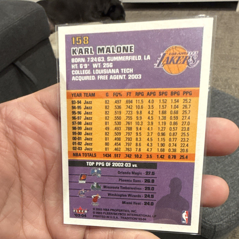 Fleer Tradition Karl Malone Base Set Los Angeles Lakers #32 2003 04 NBA1