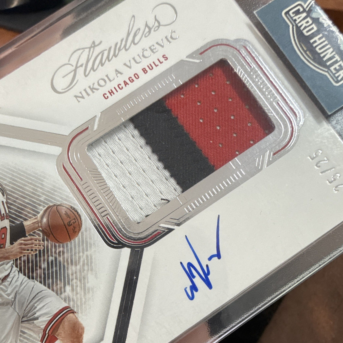 Nikola Vučević Patch Auto 2022 23 Panini Flawless HPA NKV 25/253