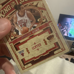 Panini 2010 Crown Royale King on the Court #2 Joakim Noah Chicago Bulls3