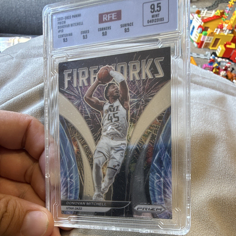 2021-22 Panini Prizm Fireworks #10 Donovan Mitchell Utah Jazz RFE 9.50