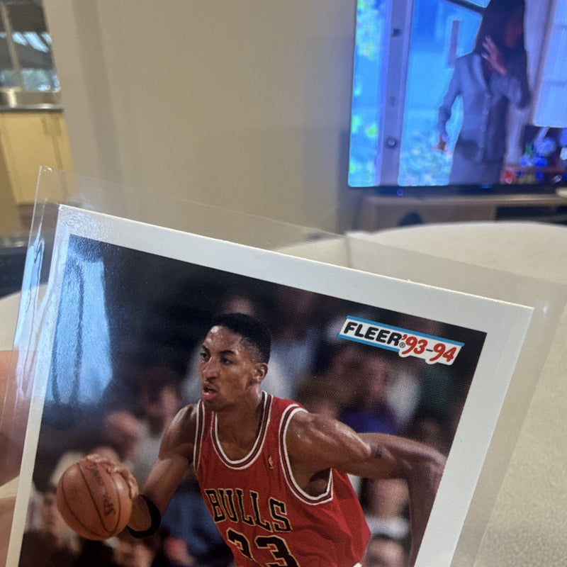 Fleer 1993 94 Fleer Scottie Pippen Base Set Chicago Bulls #32 NBA Card2