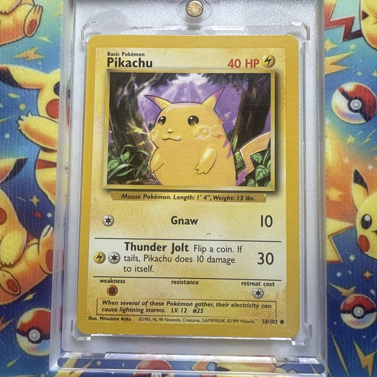 Wizards of the Coast Pikachu 58/102 Jungle Unlimited 1999 w/ 1/1 Cardmate Stand6