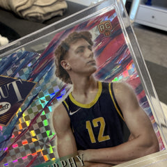 Johnny Furphy Debut D 22 Topps Chrome 2025 NBA Rookie Insert3
