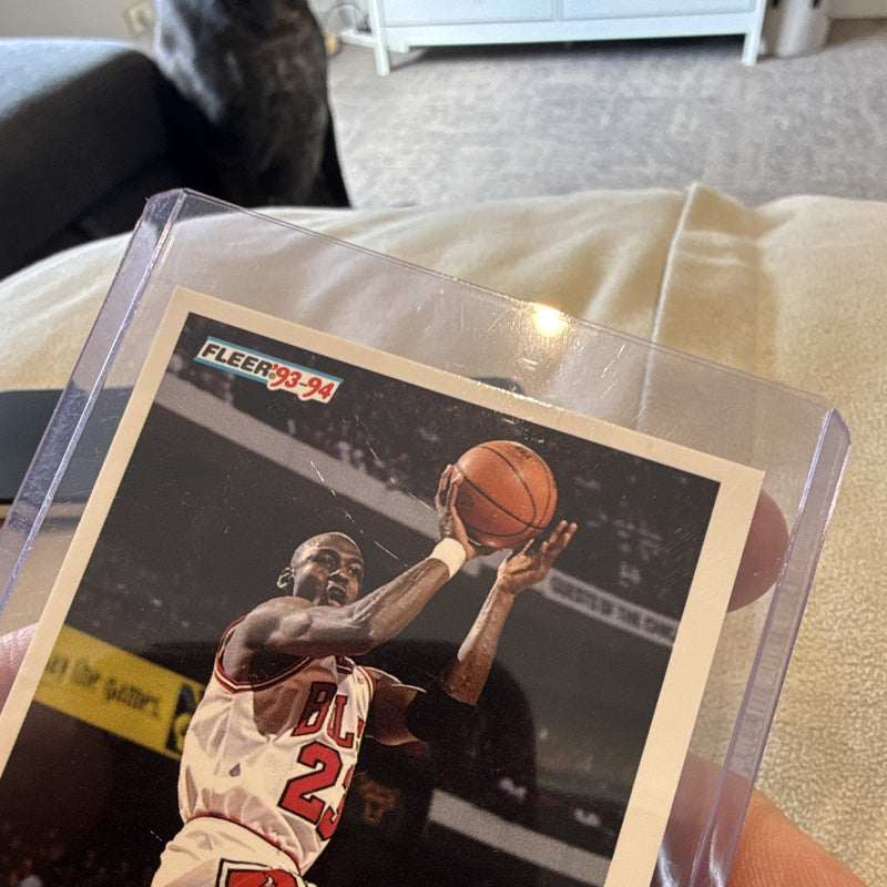 Fleer Michael Jordan Base Set 1993 94 Fleer Chicago Bulls #28 Card2