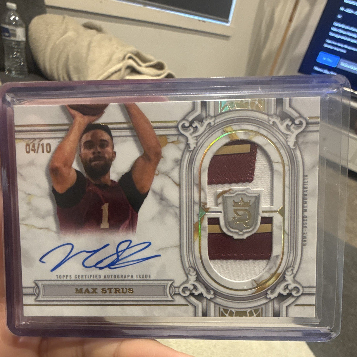 Topps 2023 24 Royalty Regalia Relic Signatures Max Strus RRS MST 04/100
